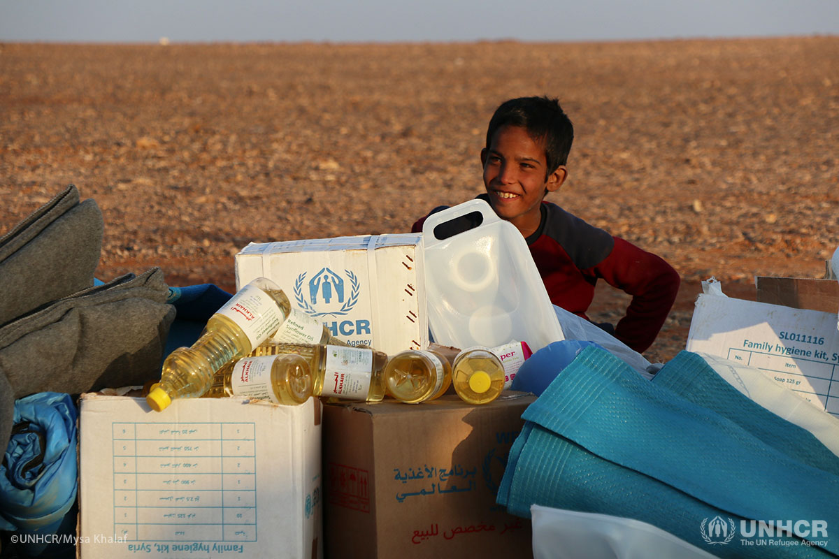 A young child visits the aid distribution point in Rukban to receive humanitarian assistance.