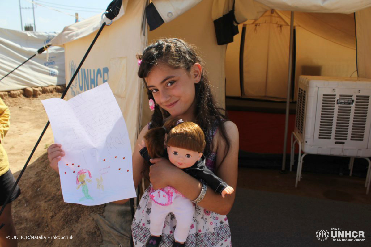 Syrian girl with letter